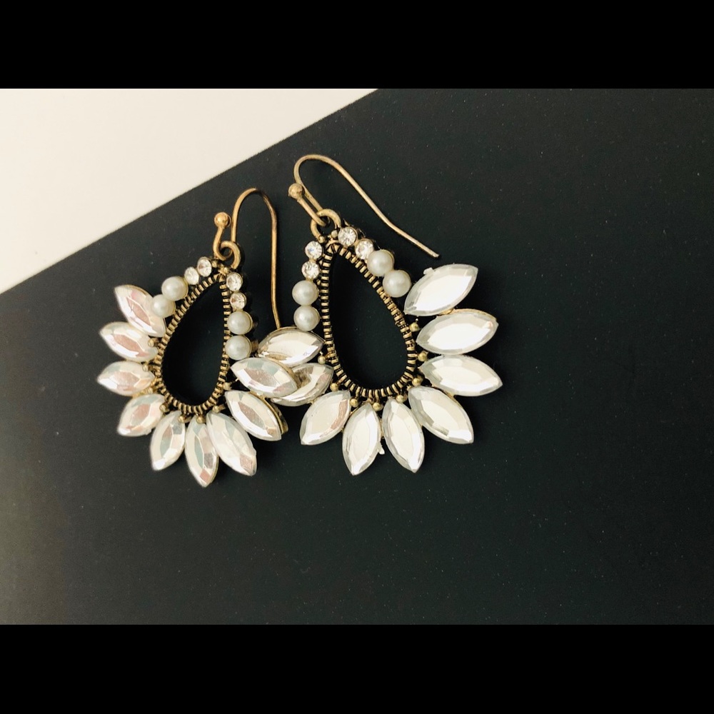 Clear rhinestone teardrop earrings - Picture 3 of 5